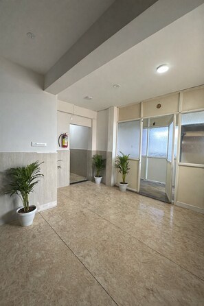 Lobby - Hotel My Stay (Indore)