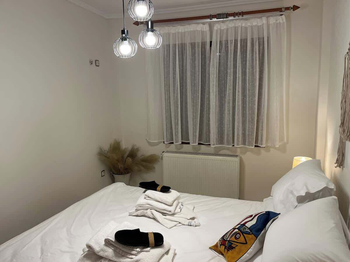 2 soverom, strykejern/-brett, reiseseng for barn og wi-fi