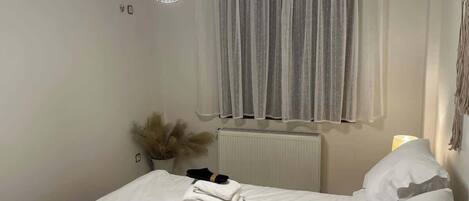 2 soverom, strykejern/-brett, reiseseng for barn og wi-fi