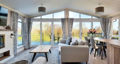 Pembroke Luxury Lodge