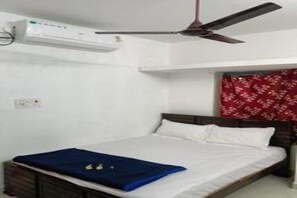Laptop workspace, free WiFi - Haresh Residency (THIRUVANNAMALAI)