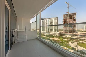 Property grounds - Opal by Danube, Luxury 2Bedroom Apartment for Family Retreat (Dubai)