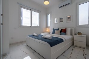 Apartamento, 1 cama doble con sofá cama, cocina, vistas a la ciudad | Sábanas de algodón egipcio y ropa de cama de alta calidad