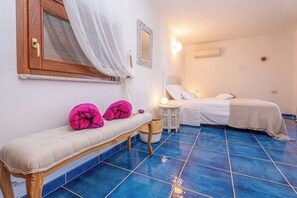4 bedrooms, iron/ironing board, Internet, bed sheets - Exclusive villa with sea view and private pool (Porto Istana)