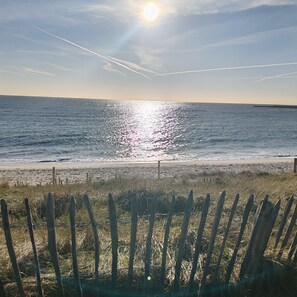 Beach - Brocante renovated top, patio. All beaches, port and shops within walking distance. Pets ok (Loctudy)