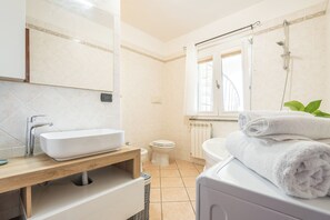 Badekar og toalettpapir