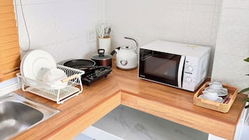 Superior Suite, Resort View | Private kitchen