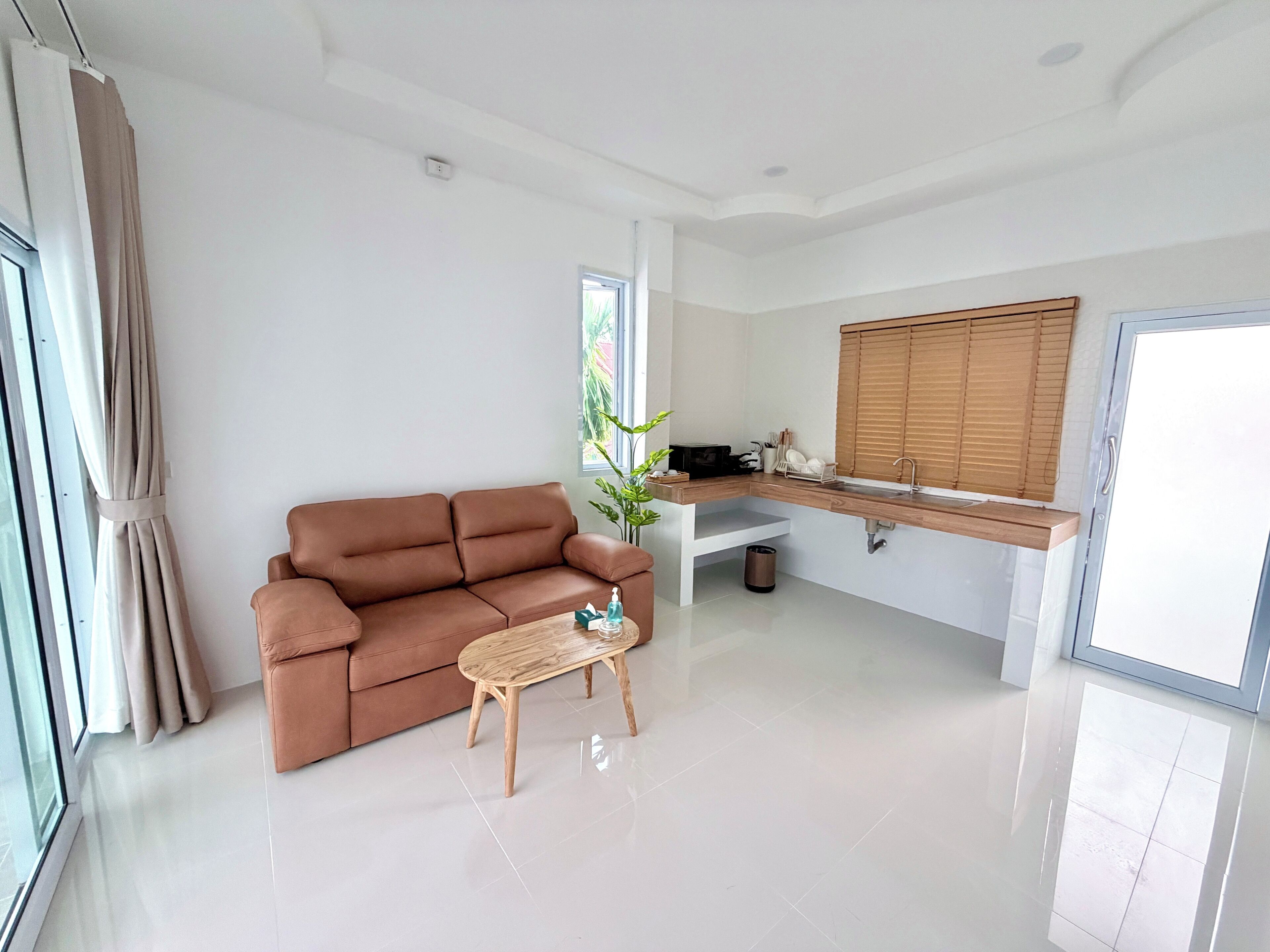 Suite superior, vistas al complejo turístico | Zona de estar