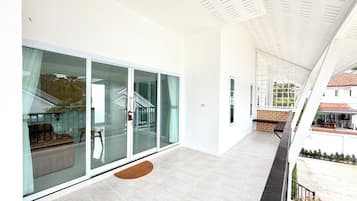 Superior-Suite, Blick auf die Anlage | Terrasse/Patio