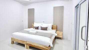 高级套房, 度假村景观 | 遮光窗帘、免费 WiFi