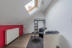 Twin Room, 2 Twin Beds | Interior - Douai house (Douai)