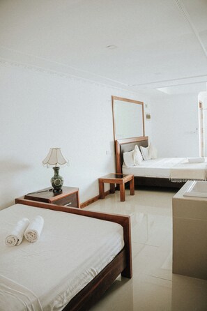 Quarto casal luxo, vista para o oceano | Espaço de trabalho para notebook, Wi-Fi de cortesia