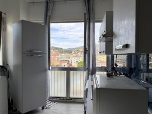 Fridge, microwave, oven, stovetop - Il Nido sulla Valle (Imperia)