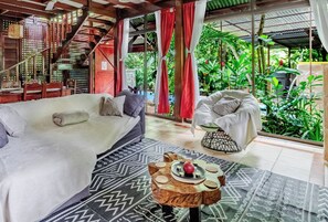 Vila, 2 quartos, piscina particular, vista para o jardim | Parte interna