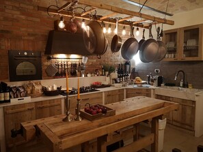 Kühlschrank, Ofen, Herdplatte, Geschirrspüler