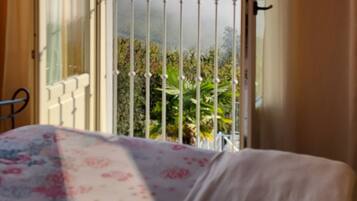 5 camere, Wi-Fi (a pagamento), lenzuola