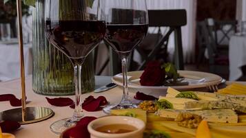 3 restaurants, breakfast, lunch, dinner served; Mediterranean cuisine