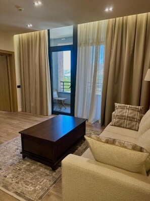 Superior Suite | Living area | Toys, books - Sona Boutique Resort (Bazmaghbyur)