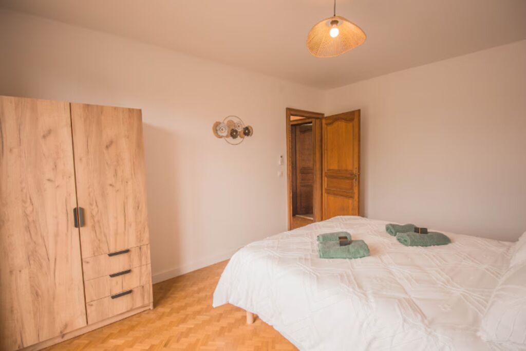 2 chambres, fer et planche à repasser, Wi-Fi, draps fournis