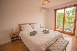 3 makuuhuonetta, silitysrauta/-lauta, Wi-Fi, vuodevaatteet