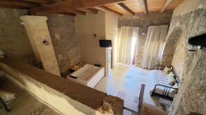 Deluxe Apartment, Hill View | Blackout drapes, iron/ironing board, free WiFi - Casale Ciricò  (Carlentini)