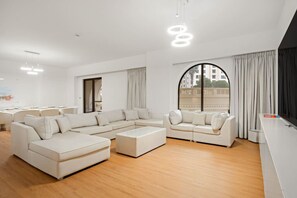 Living area - FIRST CLASS |3BR| Spacious Living | Walk to Beach (JBR)