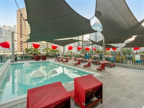 Pool - FIRST CLASS | 2BR |Sleek Escape | Near Dubai Mall (Business Bay)