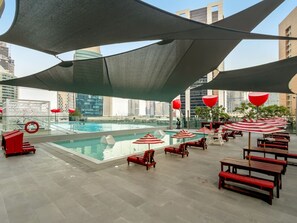 Pool - FIRST CLASS | 2BR |Sleek Escape | Near Dubai Mall (Business Bay)