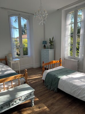 3 habitaciones, cuna de viaje, wifi gratis y ropa de cama 