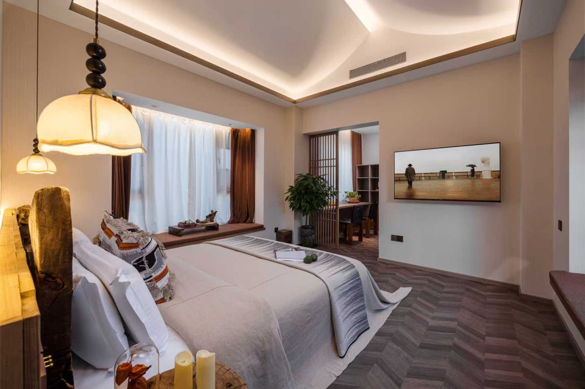 Habitación Deluxe doble, baño privado, vistas a la montaña | Escritorio, espacio para trabajar con un portátil, cortinas opacas