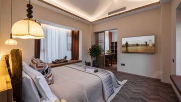 Habitación Deluxe doble, baño privado, vistas a la montaña | Escritorio, espacio para trabajar con un portátil, cortinas opacas