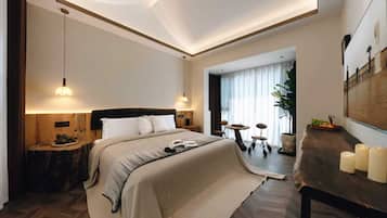 Deluxe Double Room, Private Bathroom, Mountain View | In-room safe, desk, laptop workspace, blackout drapes