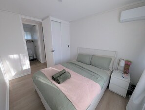 3 chambres, bureau, fer et planche à repasser, Wi-Fi gratuit