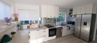 3-bedroom house in peaceful Macquarie with AC & free parking for relaxing stays