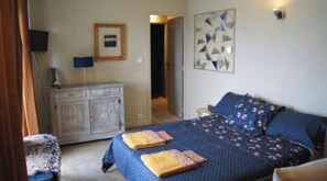 1 chambre, accès Internet, draps fournis