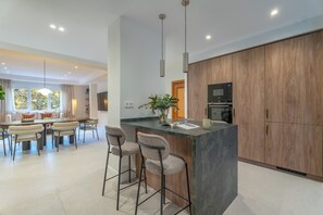 Private kitchen - Bright and spacious in Chamberí (Madrid)