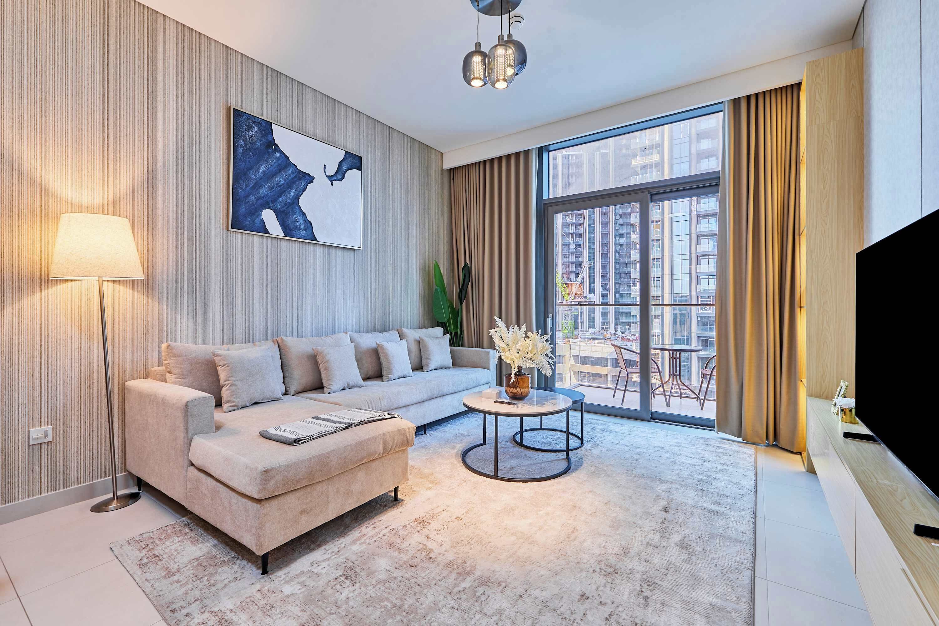 Televisión y oficina 