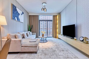 TV, offices - Premium 2BR Residence in Downtown Dubai (Dubai)