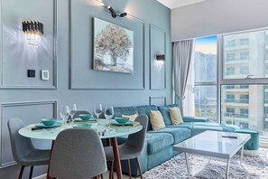 Interior - Luxury 1BHK with Stunning Canal View Business Bay (Dubai)