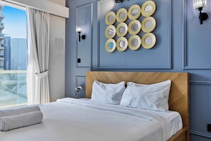 1 bedroom, iron/ironing board, WiFi, bed sheets - Luxury 1BHK with Stunning Canal View Business Bay (Dubai)
