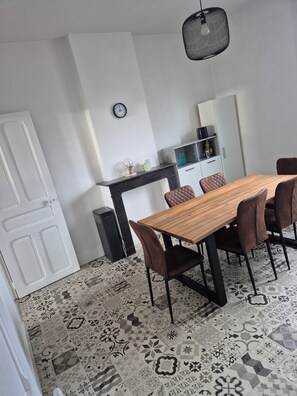 Dining - Apartment-cosy-nature tres proche-centre-ville proche-au calme (Cambrai)