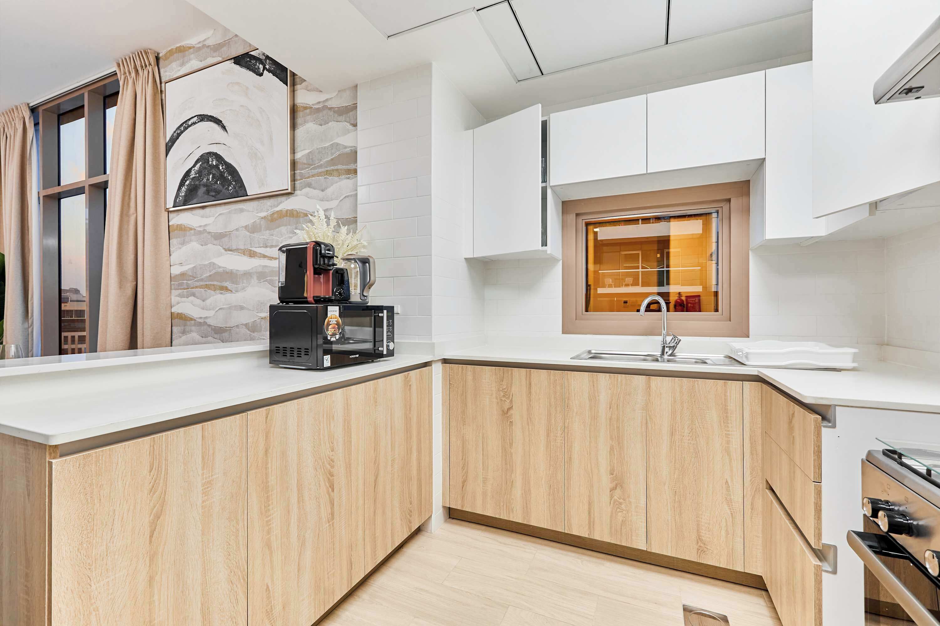 Fridge, microwave, stovetop, dishwasher