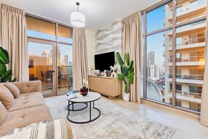 TV, offices - 2BHK Canal View Stay-Business Bay (Dubai)