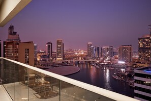 Property grounds - Cityscape Comforts 2BR (Dubai)