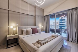 2 bedrooms, iron/ironing board, WiFi, bed sheets - Cityscape Comforts 2BR (Dubai)
