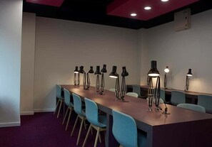 Meeting facility - Students Only Bronze Studio Upper Level, South Bank Near SouthWark St (Greater London)