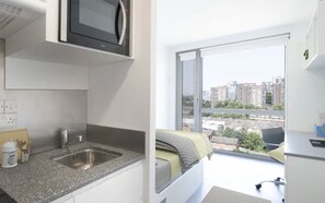 Private kitchen - Student Only Luxury Studio Apartment, 5 Minutes from Lewisham Station (Greater London)