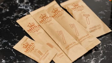 تجهيزات دش، مجففات شعر، خف للقدمين، مناشف