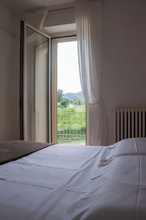 6 chambres, fer et planche Ă repasser, Wi-Fi, draps fournis