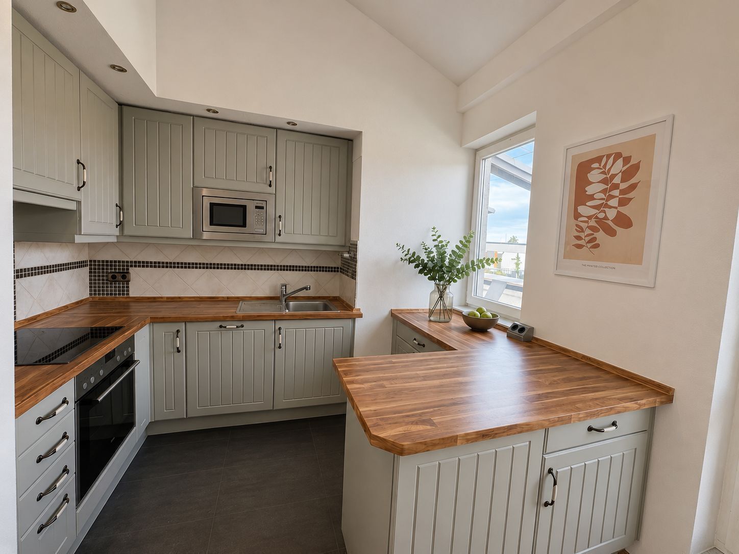 Luxury Suite, City View | Private kitchen | Mini-fridge, microwave, oven, stovetop